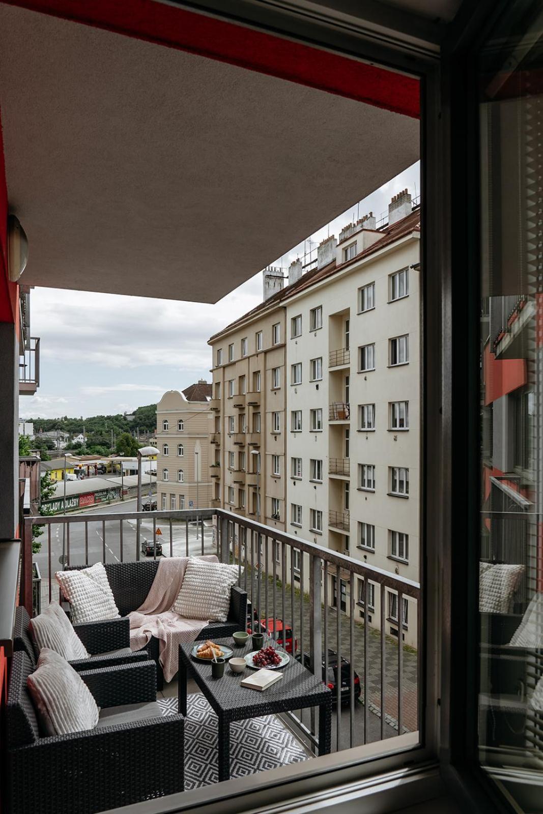 Prague Days - Bright Apartment - Balcony - Private Parking Exterior foto